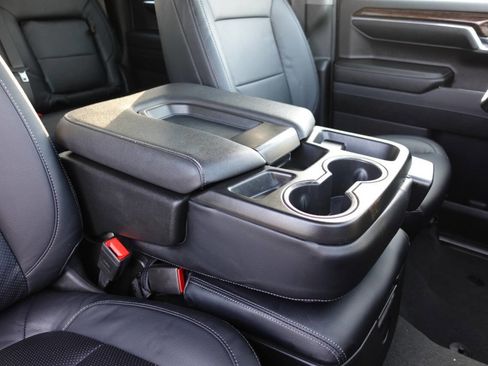 Used 2024 GMC Sierra 1500 Elevation image 26