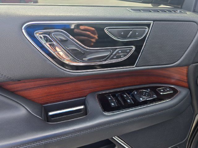 Used 2023 Lincoln Navigator Reserve AWD/4WD image 19