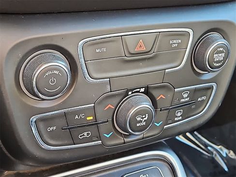 Used 2020 Jeep Compass Latitude w/ Popular Equipment Group image 13