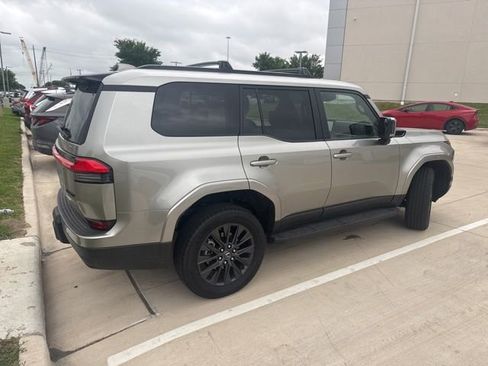 Used 2026 Lexus GX 550 image 3