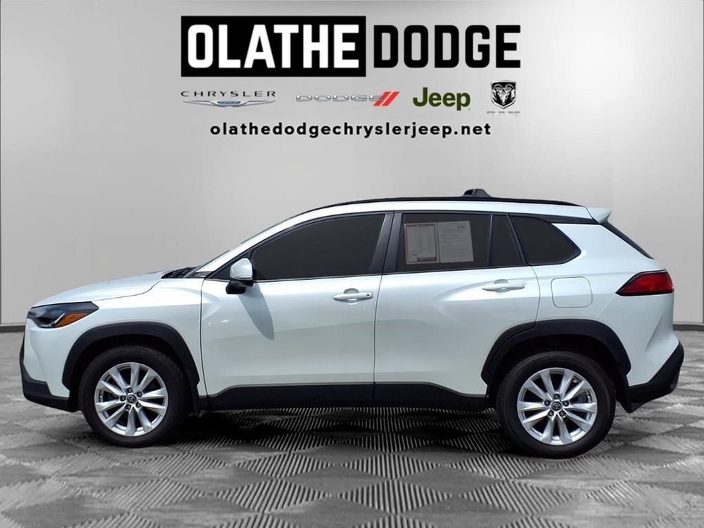 Used 2024 Toyota Corolla Cross LE AWD/4WD image 22