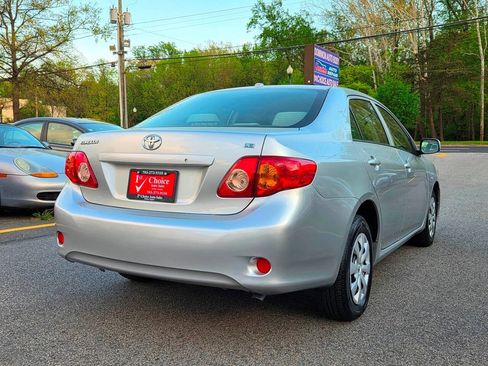 Used 2010 Toyota Corolla LE image 3