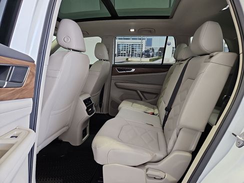 New 2026 Volkswagen Atlas SE FWD image 14