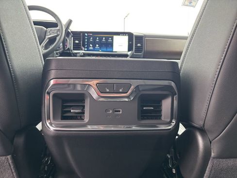 New 2026 Chevrolet Silverado 2500 High Country w/ High Country Premium Package AWD/4WD image 38