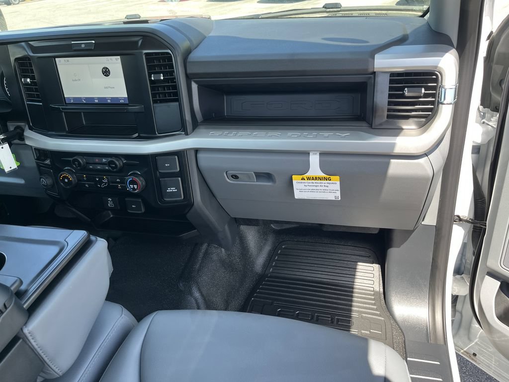 New 2025 Ford F250 XL w/ F-250 >10K GVWR Package RWD image 17