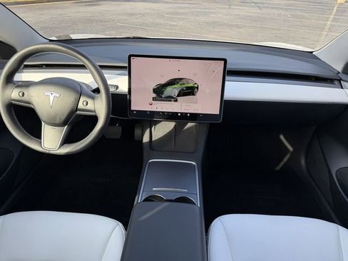 Used 2023 Tesla Model 3 Standard Range image 17