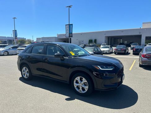 Used 2024 Honda HR-V LX image 2