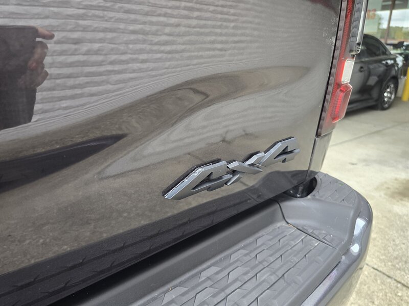 Used 2022 RAM 2500 Big Horn w/ Level C Equiment Group AWD/4WD image 43