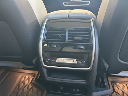 Used 2024 BMW X5 xDrive40i w/ M Sport Package AWD/4WD image 38