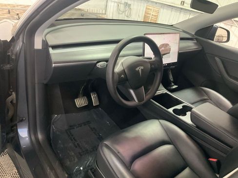 Used 2022 Tesla Model Y Long Range AWD/4WD image 6