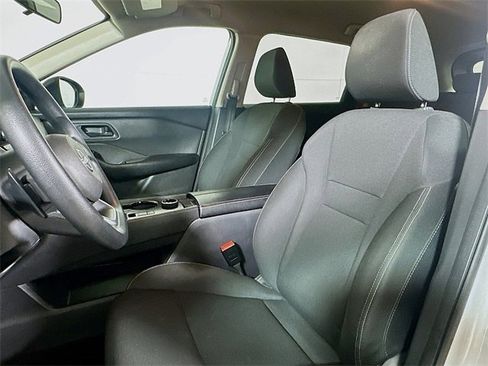 Used 2024 Nissan Rogue S image 11