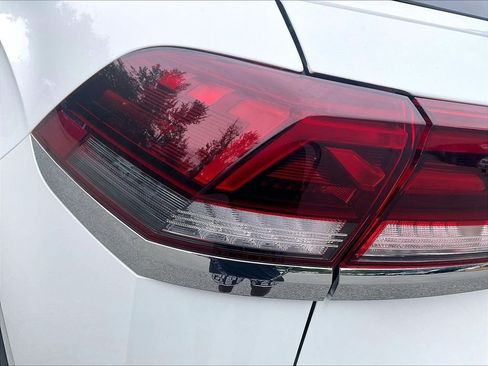 Used 2024 Volkswagen Atlas Cross Sport SEL R-Line AWD/4WD image 32