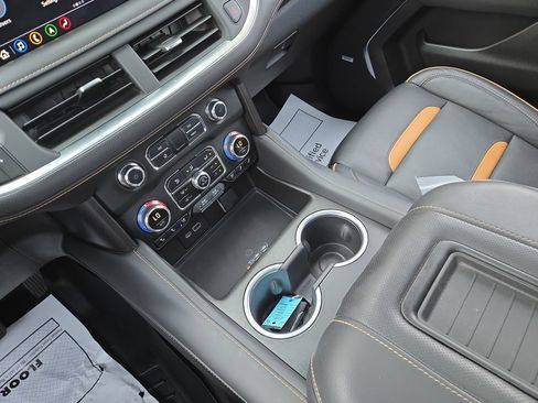 Used 2021 GMC Yukon AT4 w/ AT4 Premium Package AWD/4WD image 26