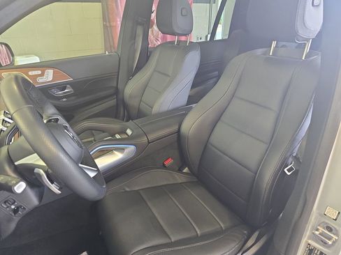 Certified 2025 Mercedes-Benz GLS 450 4MATIC image 19