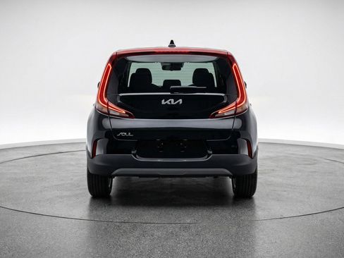 Used 2025 Kia Soul LX w/ LX Technology Package FWD image 7