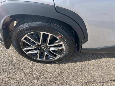 Used 2026 Toyota Corolla Cross XLE w/ Convenience Package image 14