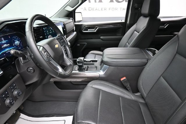 Used 2024 Chevrolet Silverado 1500 LTZ w/ LTZ Convenience Package II AWD/4WD image 16