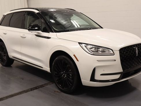 Used 2025 Lincoln Corsair Reserve w/ Equipment Group 202A image 2