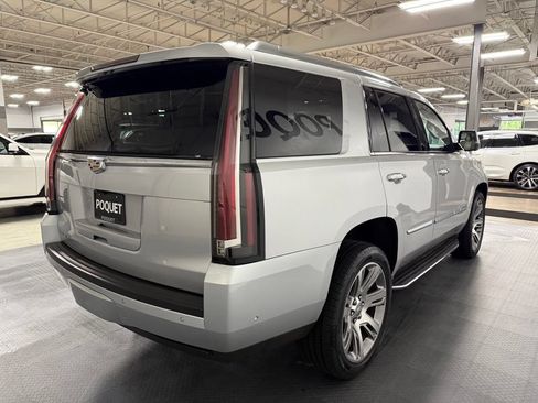 Used 2020 Cadillac Escalade Luxury AWD/4WD image 4