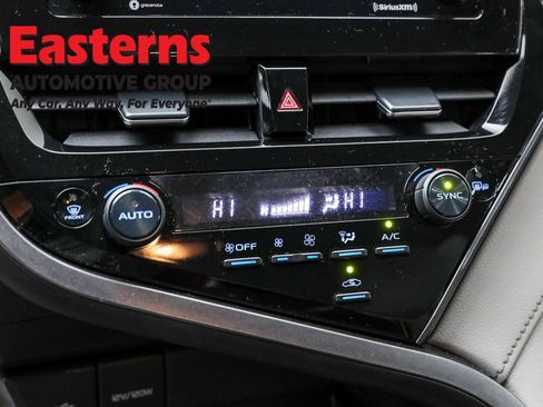 Used 2023 Toyota Camry SE image 19