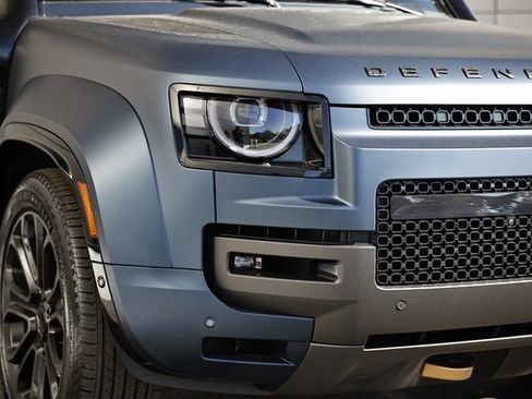 New 2026 Land Rover Defender 110 OCTA image 9