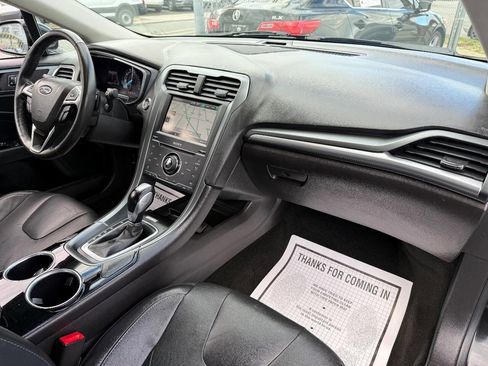 Used 2014 Ford Fusion Titanium image 17