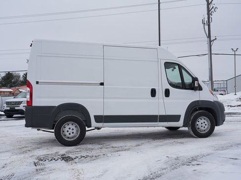 Used 2016 RAM ProMaster 2500 w/ Premium Appearance Group image 2