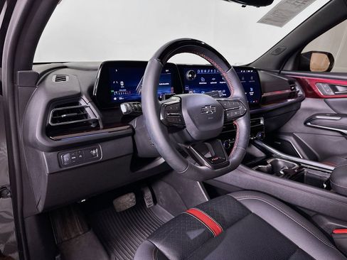 Used 2025 Chevrolet Traverse RS image 10