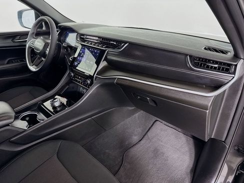 Used 2024 Jeep Grand Cherokee L Laredo image 31