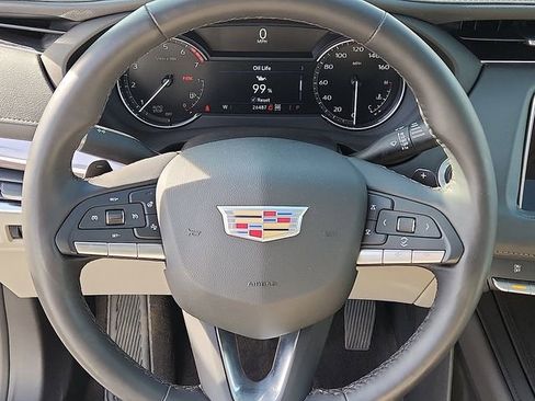 Certified 2023 Cadillac XT4 Luxury w/ Cold Weather Package image 16