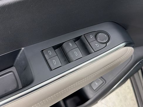 Used 2024 GMC Acadia Elevation w/ Luxury Package FWD image 13