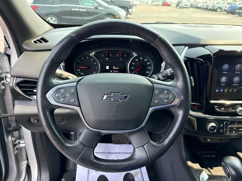 Certified 2022 Chevrolet Traverse RS FWD image 14