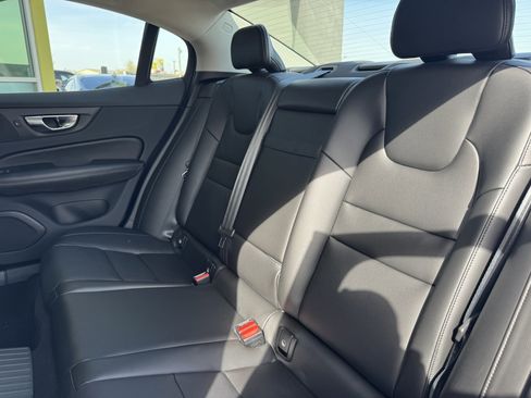 Used 2022 Volvo S60 T8 R-Design Expression w/ Premium Package image 34