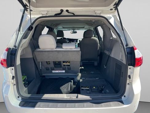 Used 2017 Toyota Sienna XLE w/ XLE Navigation Package AWD/4WD image 19