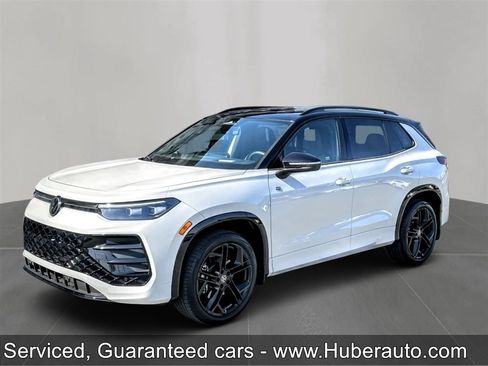 Used 2025 Volkswagen Tiguan SE R-Line AWD/4WD image 1