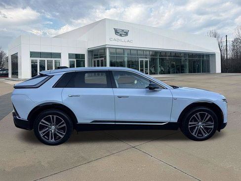 New 2026 Cadillac Lyriq Premium Luxury image 2