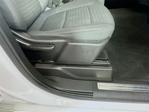 Used 2020 Chevrolet Silverado 1500 LT image 22