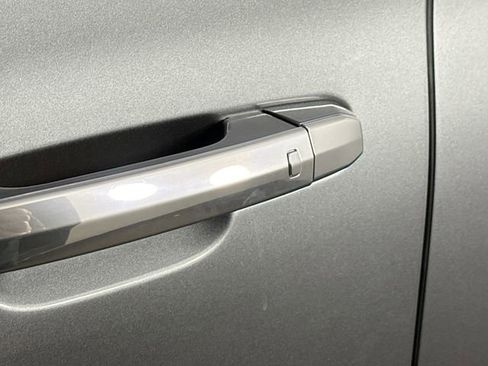 Used 2020 Cadillac Escalade Luxury image 17