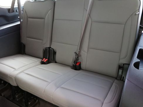 Used 2021 GMC Yukon XL SLT w/ SLT Premium Package image 26