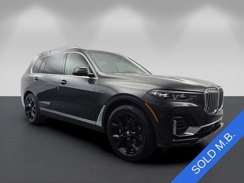 Used 2021 BMW X7 xDrive40i w/ Executive Package 2 AWD/4WD image 1