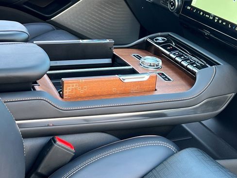 New 2025 Lincoln Navigator Black Label image 10