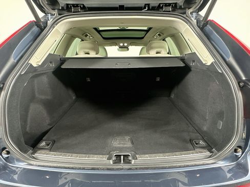 Used 2022 Volvo XC60 B5 Momentum AWD/4WD image 29