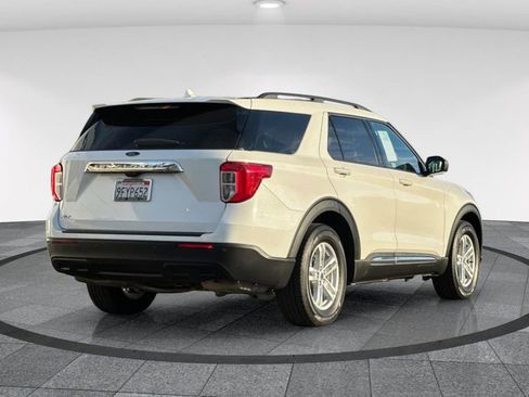 Certified 2023 Ford Explorer XLT image 5