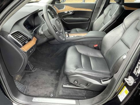 Used 2023 Volvo XC90 T8 Plus image 16