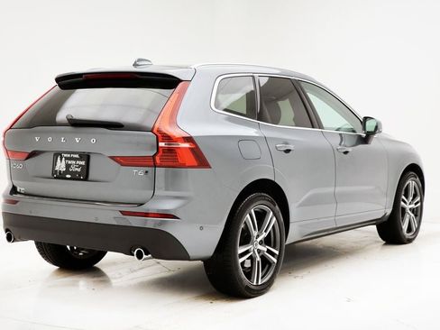 Used 2018 Volvo XC60 T6 Momentum w/ Vision Package image 8