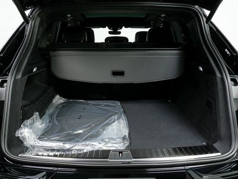 New 2026 Porsche Cayenne GTS image 33