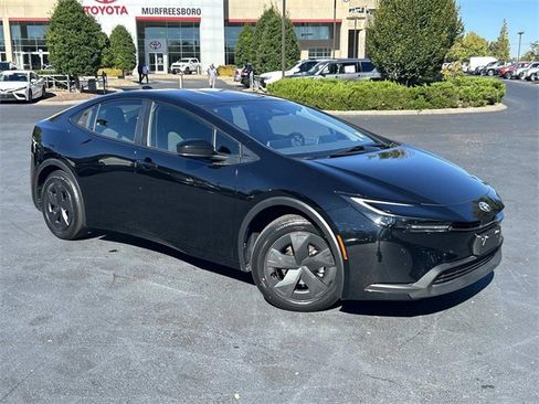 Used 2024 Toyota Prius LE image 2