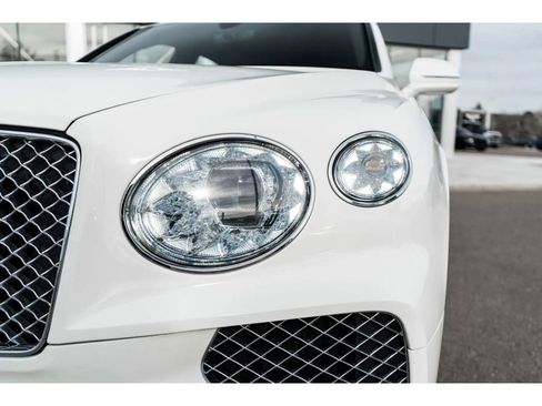 Certified 2022 Bentley Bentayga image 23