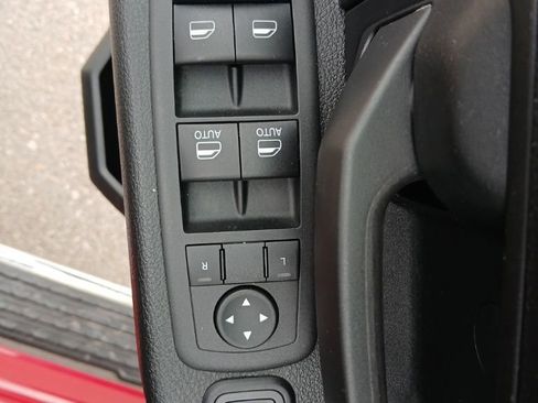 Used 2024 RAM 3500 Tradesman w/ Chrome Appearance Group image 29