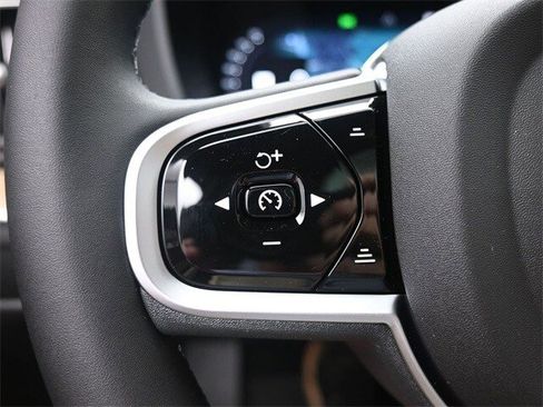 Used 2026 Volvo XC60 B5 Plus w/ Protection Package Premier image 15